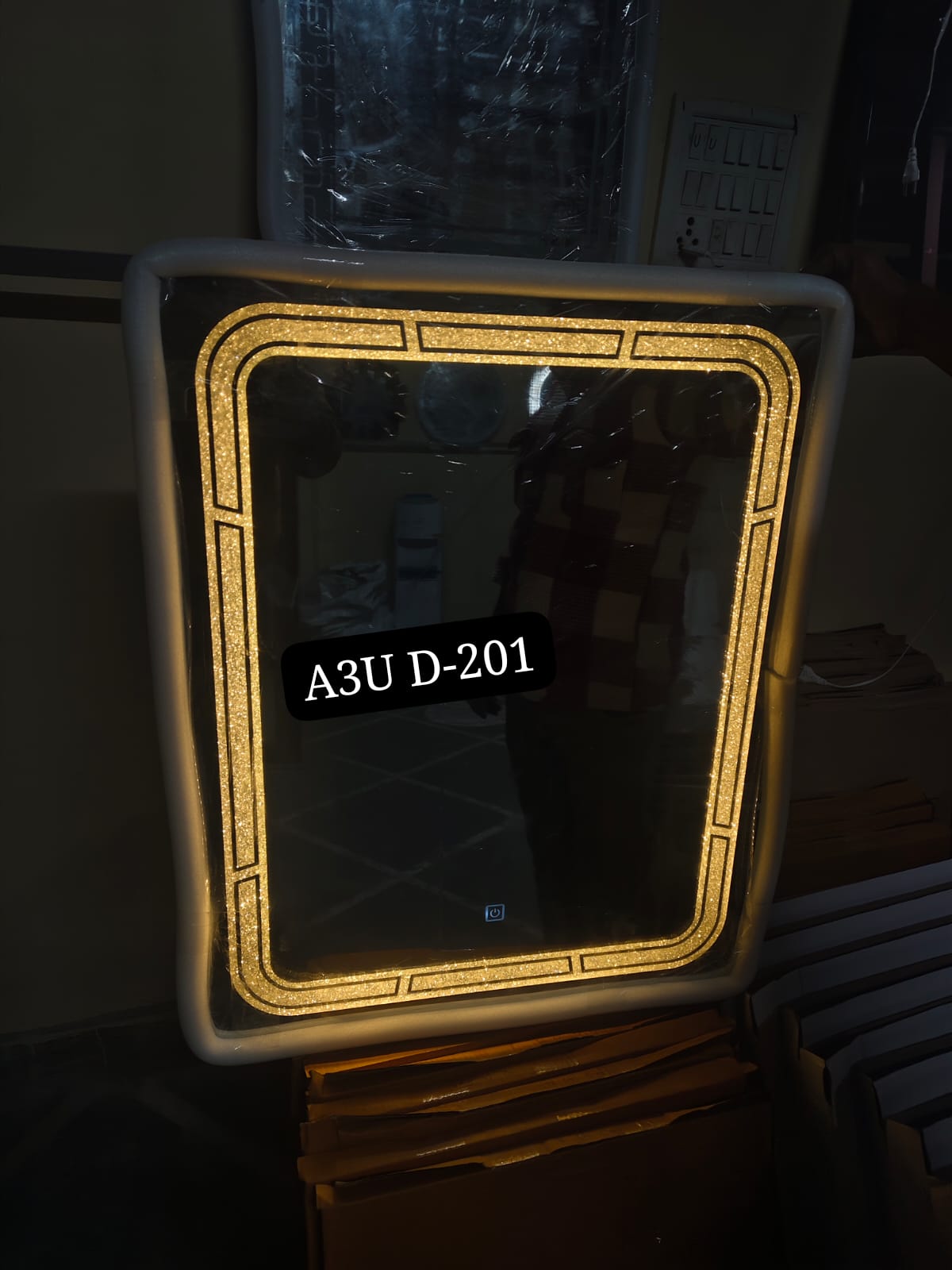 SPARKLING LED MIRROR